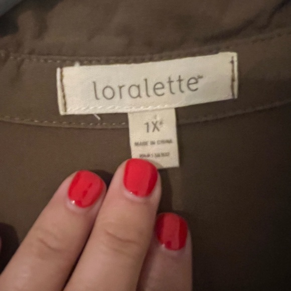 Loralette Olive Green Blouse with embroidered sleeve detail size 1X (M108) - Picture 4 of 10